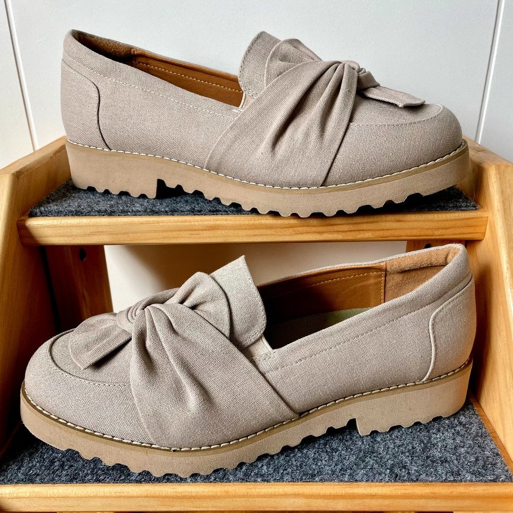 comfortview | Women's 10 Wide | Chunky Canvas Loafers with Twist Wrap